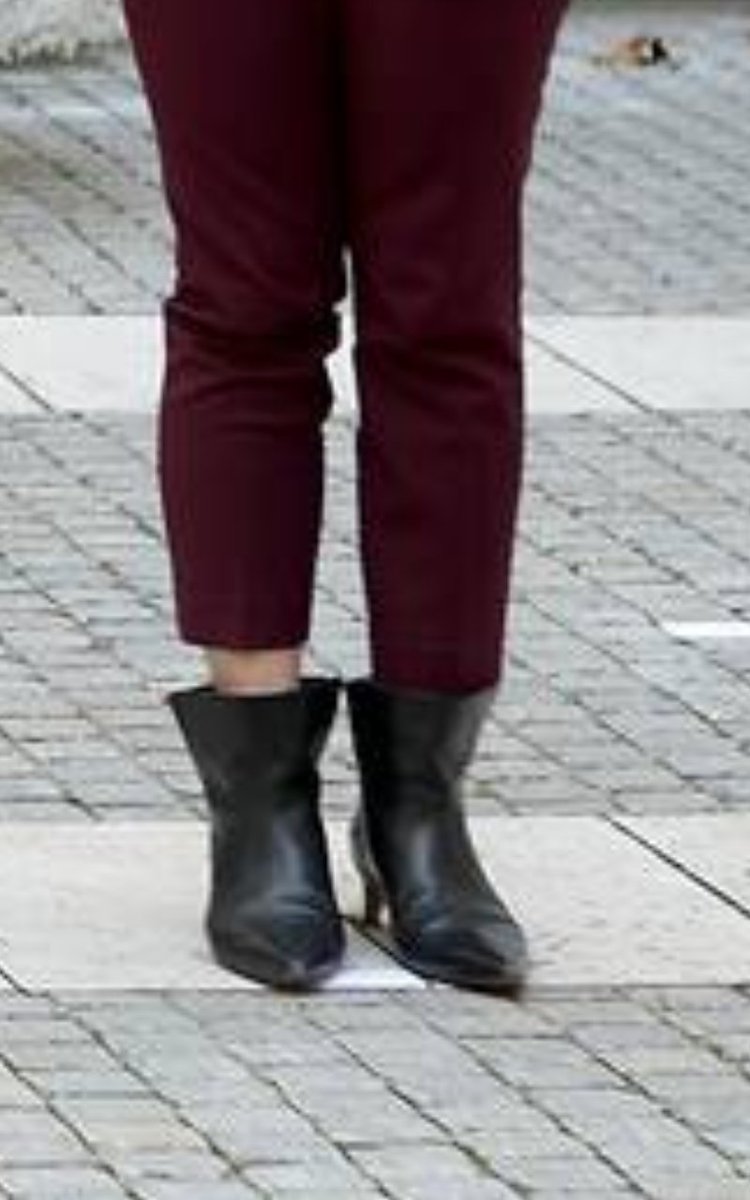 XodzaNasreddin's tweet image. Лиза с Трассы...