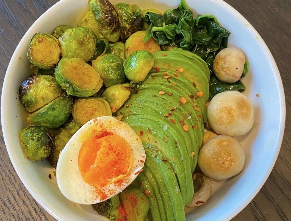 YummyPlan's tweet photo. #health bowl #nutrition collocation#worker
The production process of today's theme "Green Mood":
100g Brussels sprouts + olive oil
4 fried mushrooms, poached spinach
1 avocado, salmon (add as you like)
It will taste even better when you prepare some boiled shrimp. https://t.co/k3kkK3PEa9