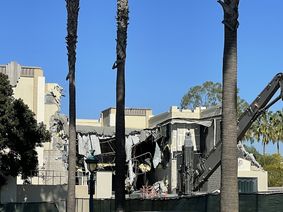 JeffDePaoli's tweet photo. Did any of you enjoy movies at the AMC in Downtown Disney? This is the current state of the building as they prep the land for a new Downtown Disney offering. https://t.co/gsl9Th99TP