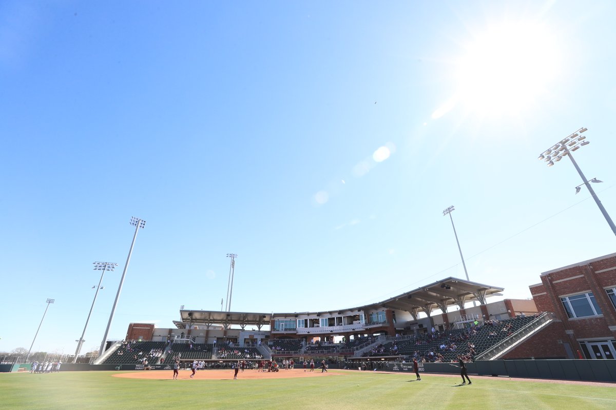 Beautiful day for 🥎 in Aggieland!

#GigEm | <a href="/AggiePhotogs/">12th Man Photo</a>