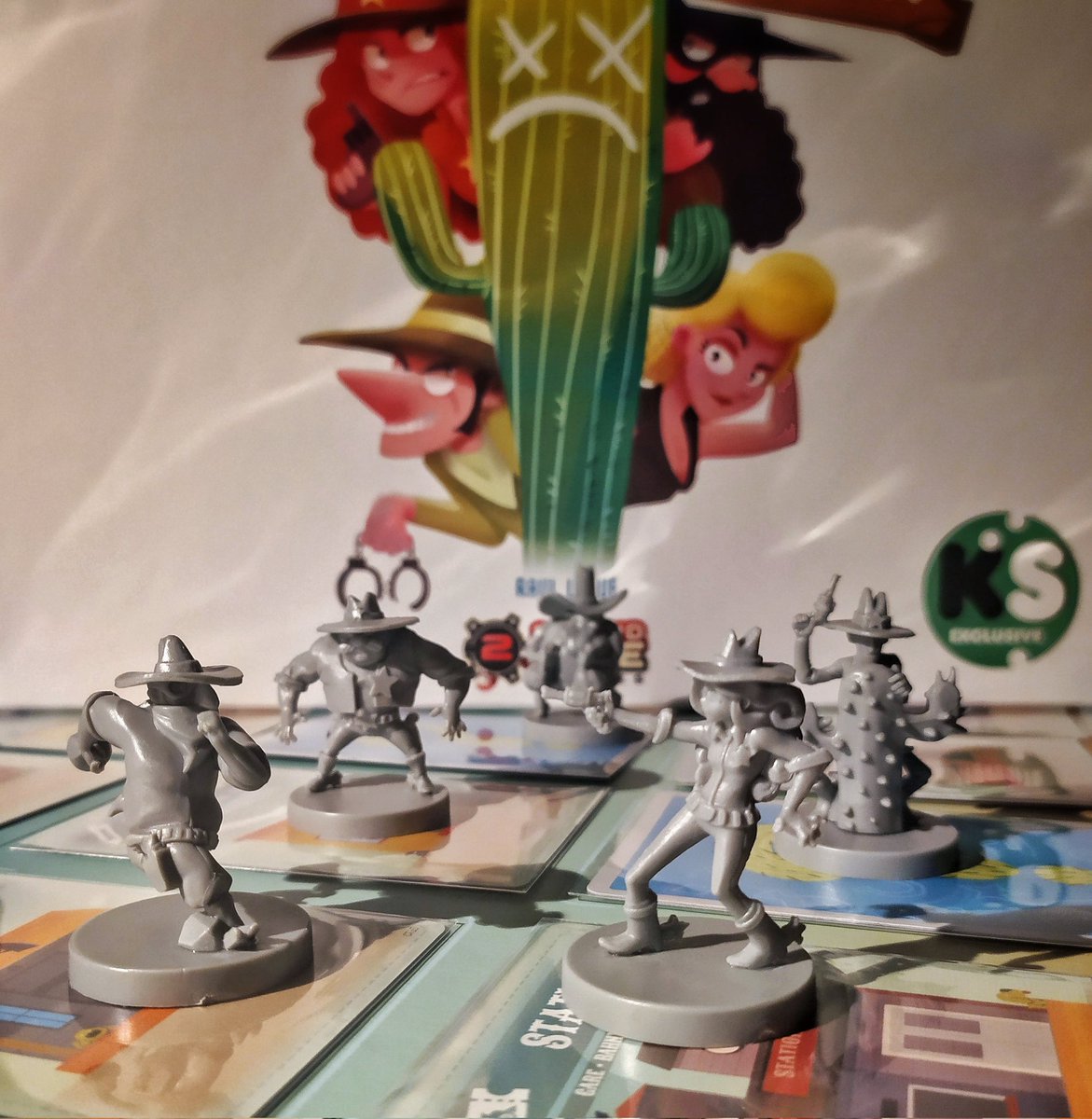 Onopordum's tweet photo. ¡La cosa va de aventuras en el viejo oeste! Ayer me llegó Cactus Town, después de año y medio de espera tras la campaña en Kickstarter. Me ha encantado el juego a dos, ¡deseando probarlo con más gente para ver cómo funcionan los otros personajes! #CactusTown #SecondGateGames https://t.co/kidHlogH2q