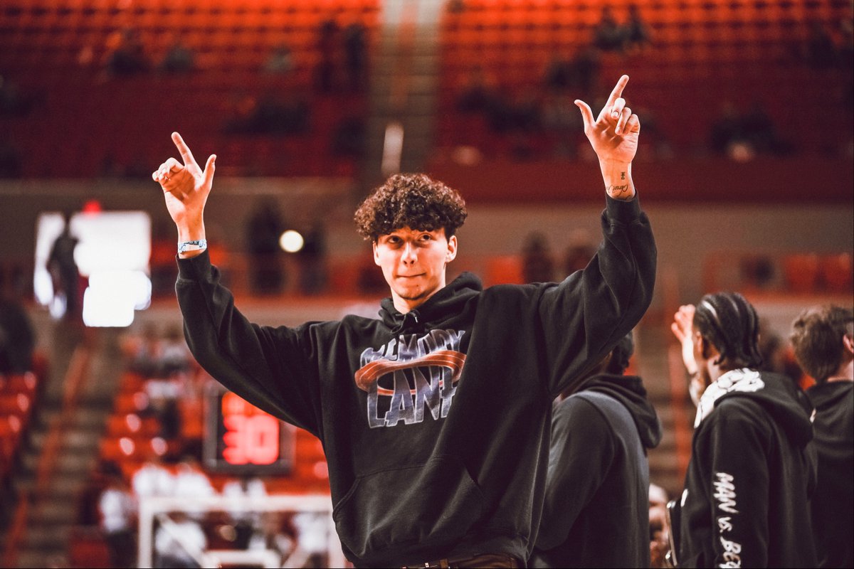 Good to have 1,152 Career Point Cowboy Legend and newest <a href="/okcthunder/">OKC THUNDER</a> rookie back home ⚡️🤠

#NewEra I @LindyWatersIII