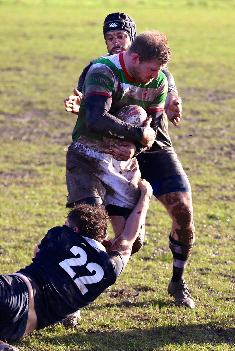 Really enjoyed talking photos of <a href="/RoystonRUFC/">Royston Rugby Club</a> vs <a href="/CheshuntRugby/">Cheshunt Rugby</a> today. Just need to find the other photographer for the reverse angles!! Any ideas?