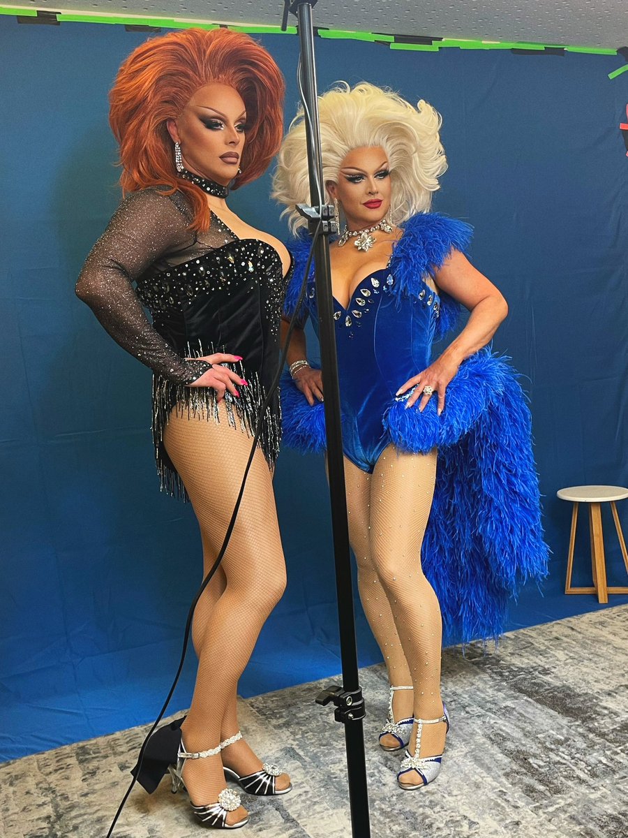 Ellis_Atlantis's tweet photo. I had the Pleasure of Painting Dec for tonight’s episode of  #SaturdayNightTakeaway 🥳🙌🏻Thanks to Rupaul and Raven for having me on the glam squad https://t.co/Wn8g1R3jUT