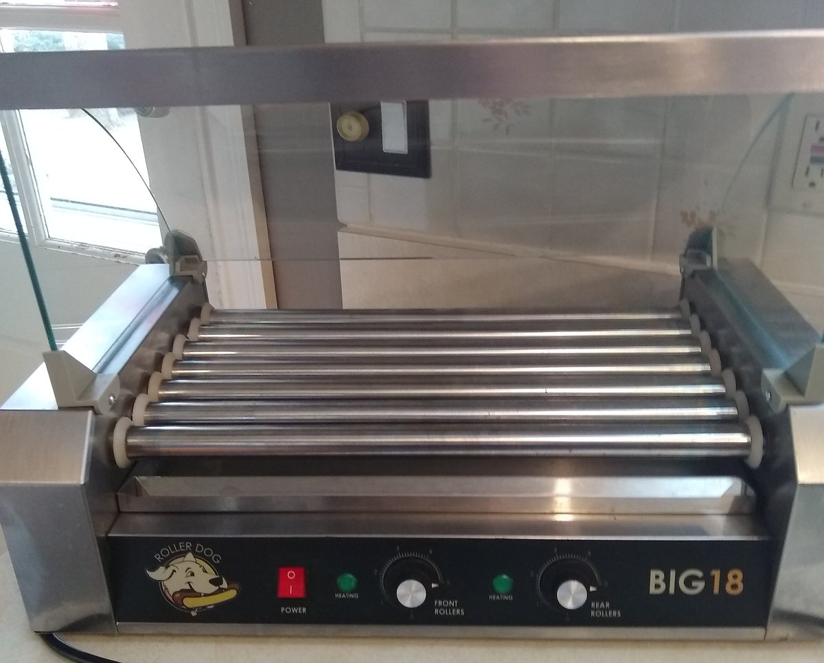 TQARecruiter's tweet image. Big day tomorrow at the POlestra as Po hosts the @BCWCA1 final 4. Breaking out the hotdog roller! Great moments are born from great opportunity! Best snack stand in the @BigNorthConBNC just got better!! Hate masks? Don't need one while you eat! Let's gooo! #maskhack @RamapoGirls