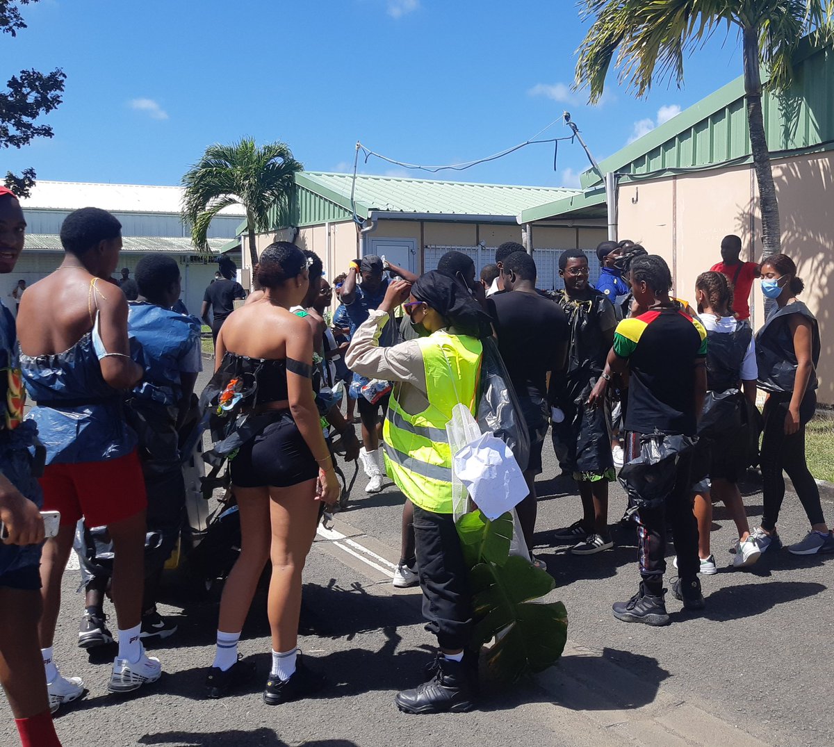 GertyLycee's tweet photo. Défilé au LPGA autour du thème du recyclage, 
Gardons notre lycée propre et respectons notre environnement.
Une belle initiative du CVL et de la MDL.
Le LPGA vous souhaite de bonnes vacances de carnaval. https://t.co/xRkDwPhAqL