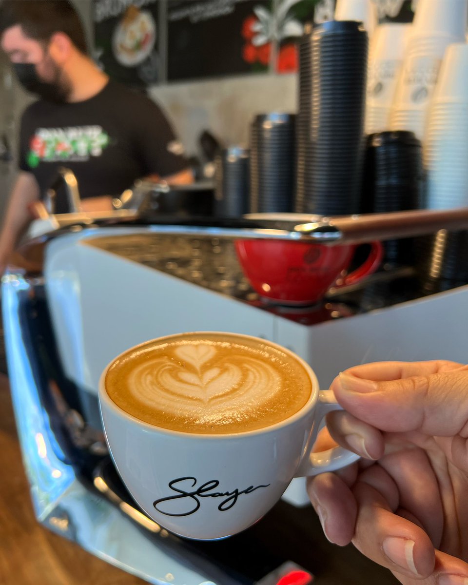cafedonruiz's tweet photo. RECHARGING…

Cappuccino con café de la finca en mano gracias a la magia de nuestros grandes baristas ☕️

#coffee #cappuccino #saturday #caguas #ballaja #viejosanjuan #puertorico https://t.co/xGRpTWdQij