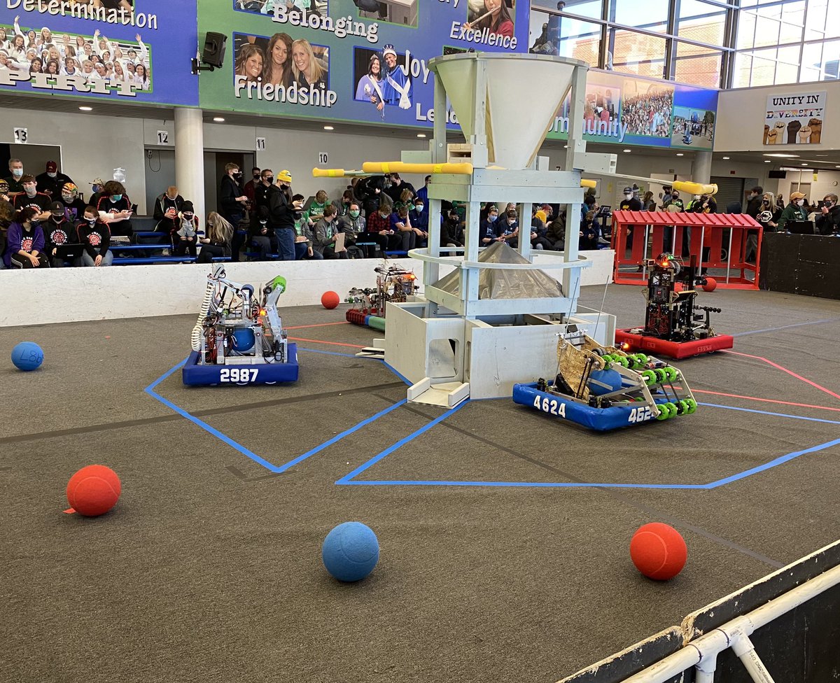 2220Robotics's tweet image. FRC teams are back in action at Week Zero at Eagan High School. @FIRSTweets @FIRSTUpperMW @FRCTeams #rapidreact #MSHSL #OMGrobots