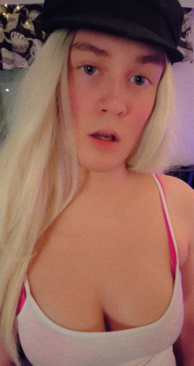 Princessbun18's tweet photo. Saturday night mood 🙃 https://t.co/ZwJN3k5RMj