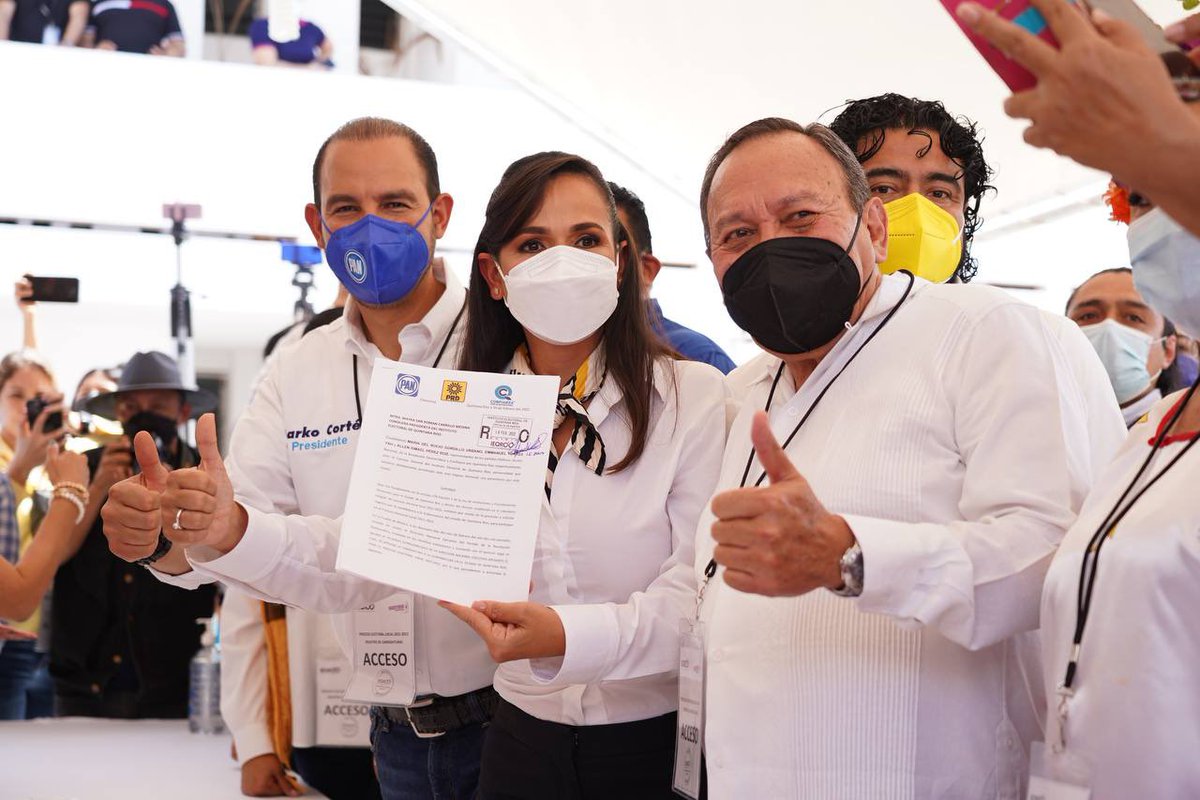 Jesus_ZambranoG's tweet photo. La candidatura de @LauFdzOficial no tuvo ninguna duda para el @PRDMexico, nos hemos declarado un partido feminista y por supuesto estamos orgullosos de  tener una   mujer como nuestra candidata al gobierno de #QuintanaRoo. #Chetumal @AccionNacional https://t.co/Ib1PD80U0S