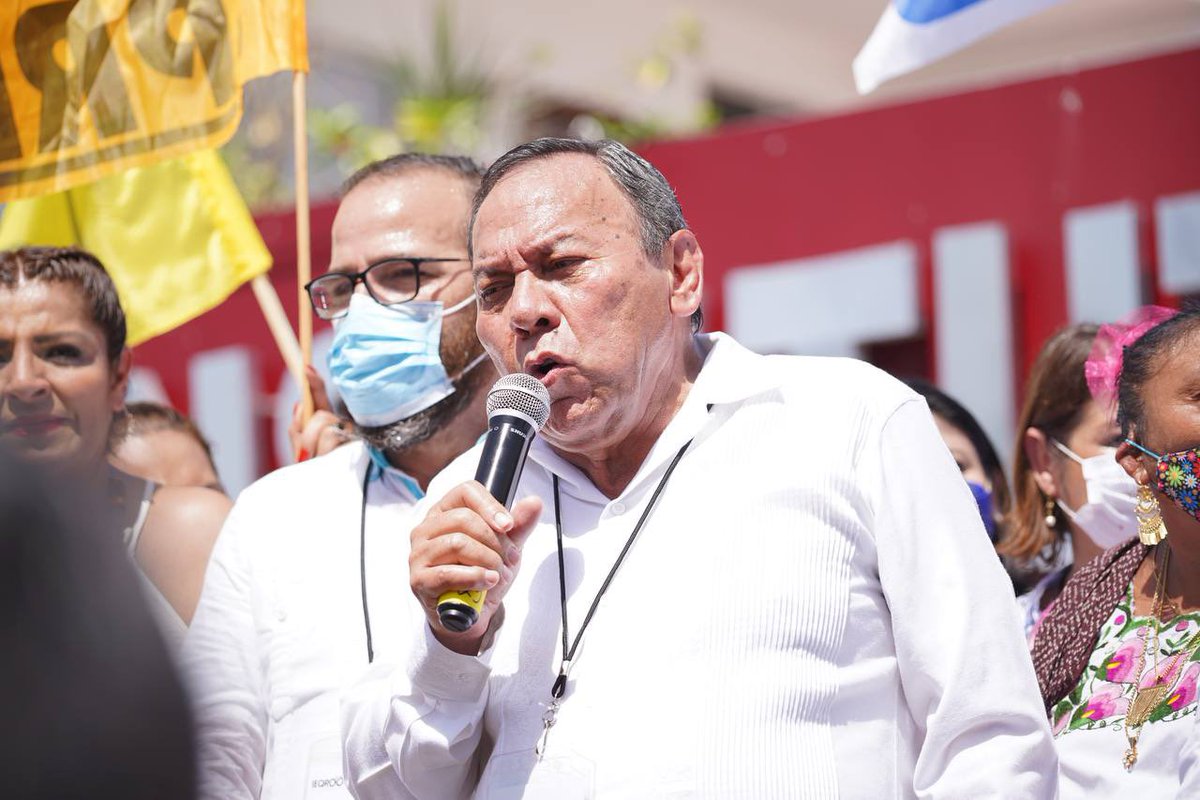 Jesus_ZambranoG's tweet photo. La candidatura de @LauFdzOficial no tuvo ninguna duda para el @PRDMexico, nos hemos declarado un partido feminista y por supuesto estamos orgullosos de  tener una   mujer como nuestra candidata al gobierno de #QuintanaRoo. #Chetumal @AccionNacional https://t.co/Ib1PD80U0S