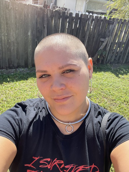 Eyyyy! My eyes are metallic today! #floridasun #FloridaGirl #greeneyes #Fancentro #nofilter #NaturalBeauty<a href="/tag/floridasun"class="tags">#floridasun</a><a href="/tag/nofilter"class="tags"><span>#nofilter</span></a><a href="/tag/naturalbeauty"class="tags"><span>#naturalbeauty</span></a><a href="/tag/greeneyes"class="tags"><span>#greeneyes</span></a><a href="/tag/floridagirl"class="tags"><span>#floridagirl</span></a>