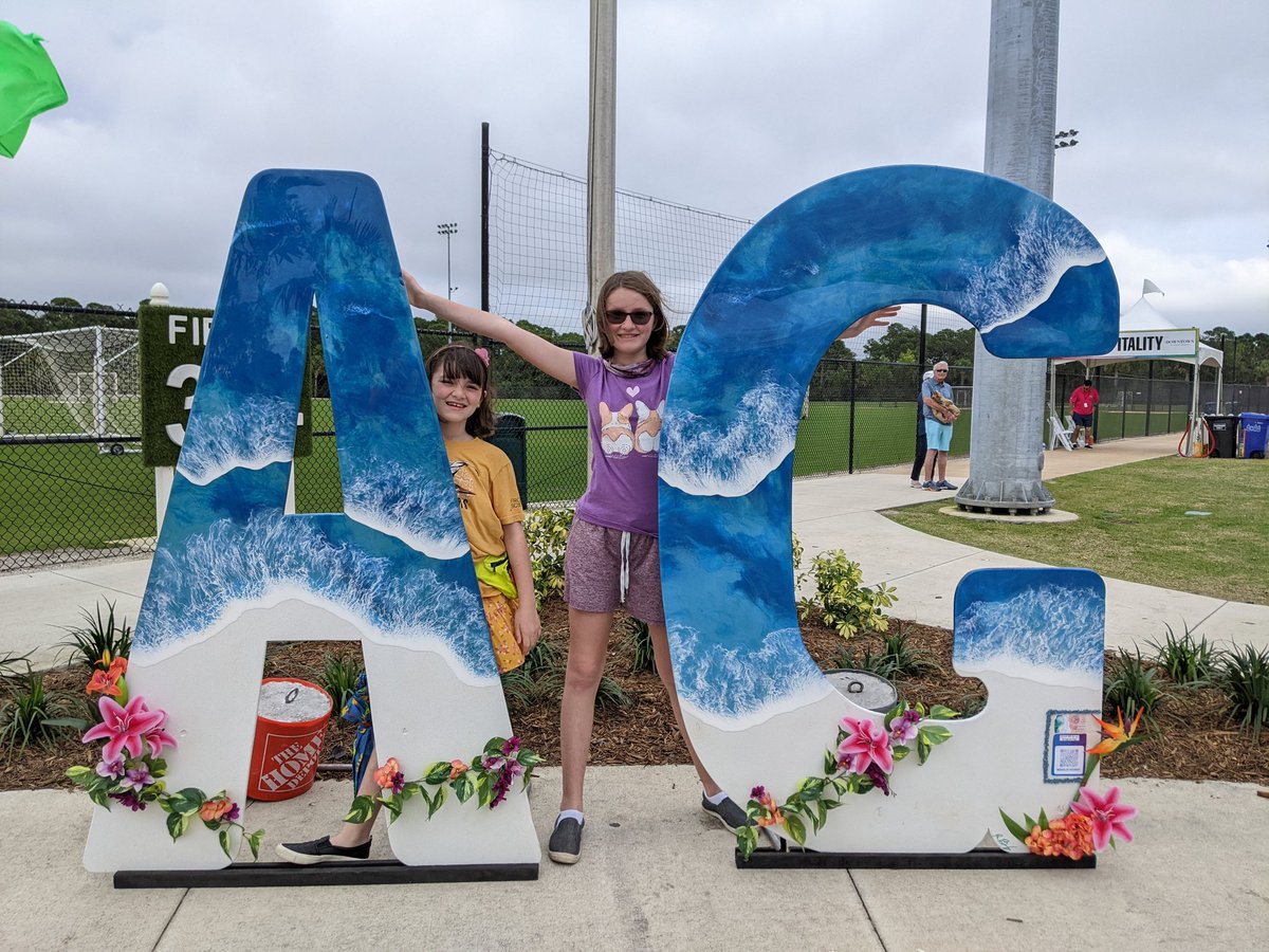 jupiterfarmsart's tweet photo. @ArtiGras#AG22 https://t.co/vuJOvhIzY7