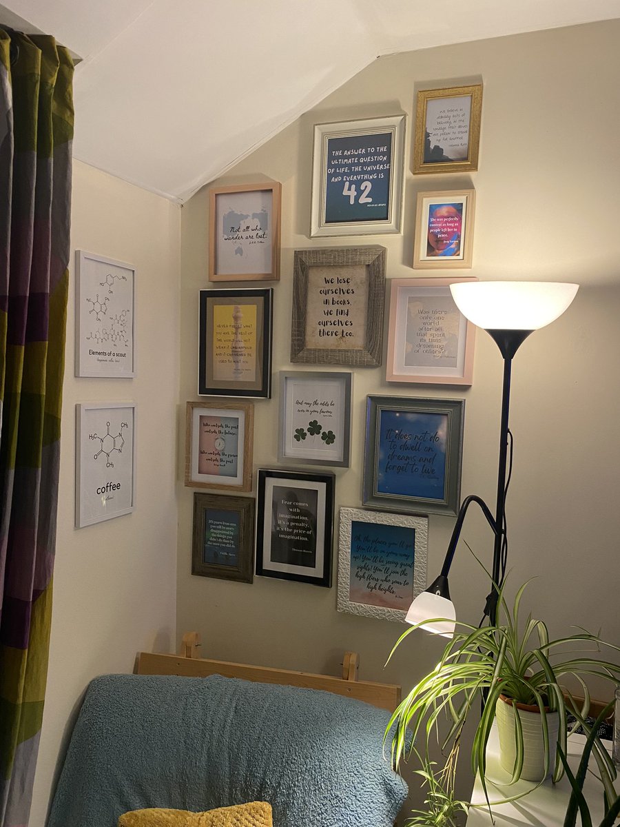 SimoneR_RD's tweet photo. Finding the time to spruce up the โbook nookโ. A little bit of study zone therapy on a Saturday. #lovebooks #fightinganxiety #creativeweekends @kayleighxxD https://t.co/02OU7VdDsc
