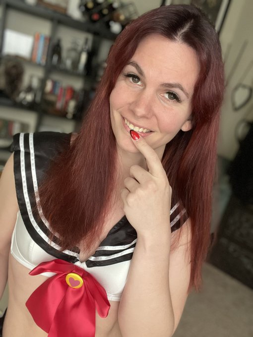 is this skirt too long? https://t.co/yNwqzIItq3