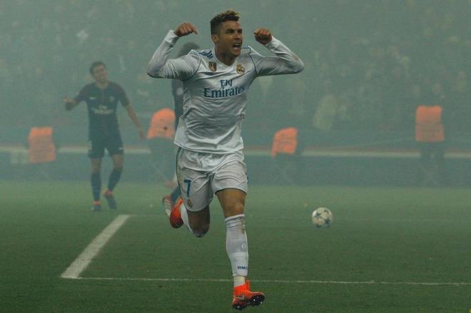 entreaspasfut's tweet photo. Cristiano Ronaldo com 34 anos na França // Messão com 34 anos na França 

🤷‍♂️ https://t.co/SVPyOzIRZ7