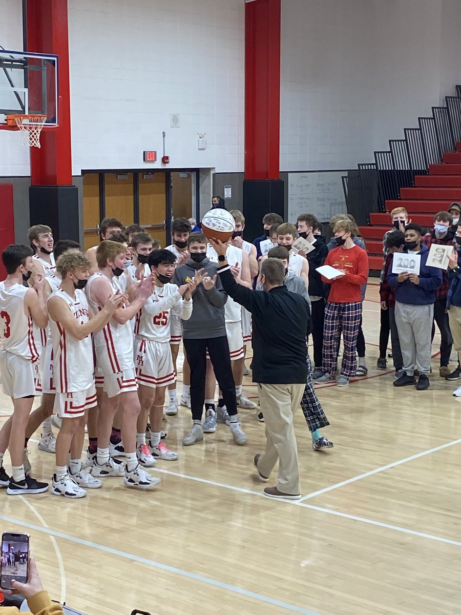 MoHoActivities's tweet photo. Congratulations Coach Nesheim! Victory number 200 is in the book.  @MHVIKINGHOOPS @ToddNesheim https://t.co/93jR0V5sK6