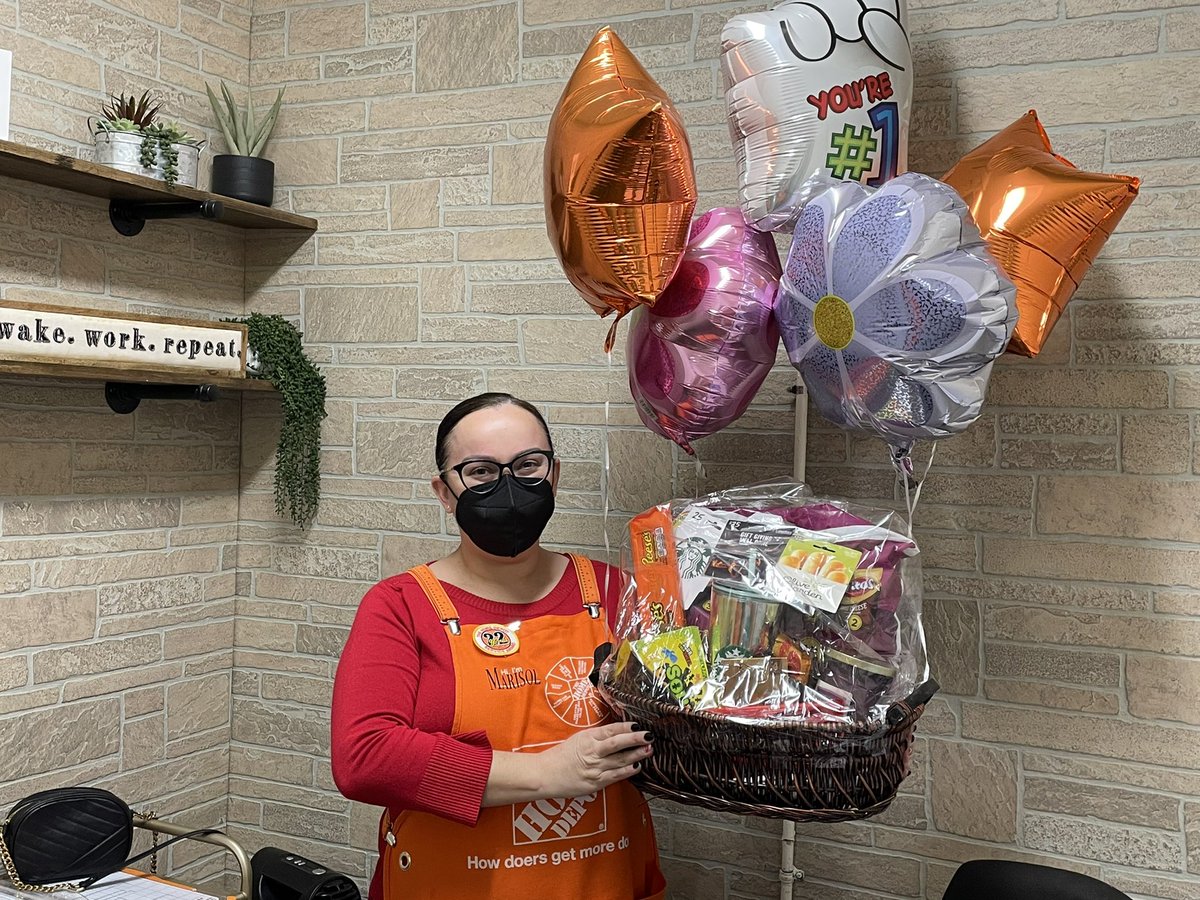 #6984 Huge Thank you to our ASDS Marisol for everything she does for our associates and our Leadership team <a href="/crodzd/">CrodzD-160</a> <a href="/LeeRoy1122/">Lee Roy Sanchez</a> <a href="/EdithOr11013201/">Edith Ortiz</a> <a href="/DeyaniraSolis7/">Deyanira Solis</a> <a href="/BeaMartz6984/">Beatriz Martinez</a> <a href="/THDRoxSalinas/">Roxie Salinas</a>