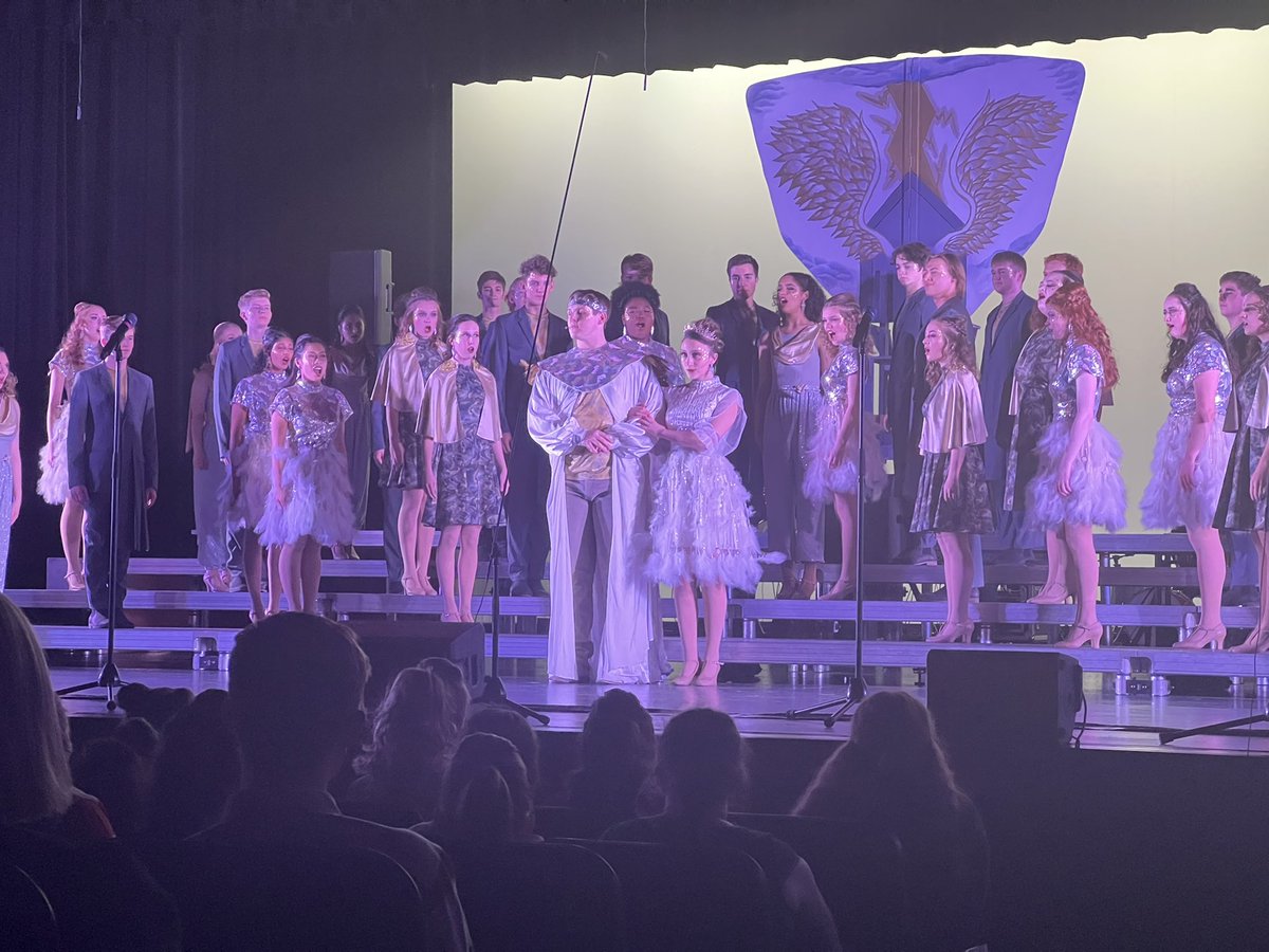 Wac_StarPower's tweet photo. Our final group from Millard North is Infinity! Wow, your Olympus show was epic! 🏛 Good luck today at Star Power!
@MNShowChoirs
#starpower2022
#ShowChoirSaturday https://t.co/nKO6w3fDdZ