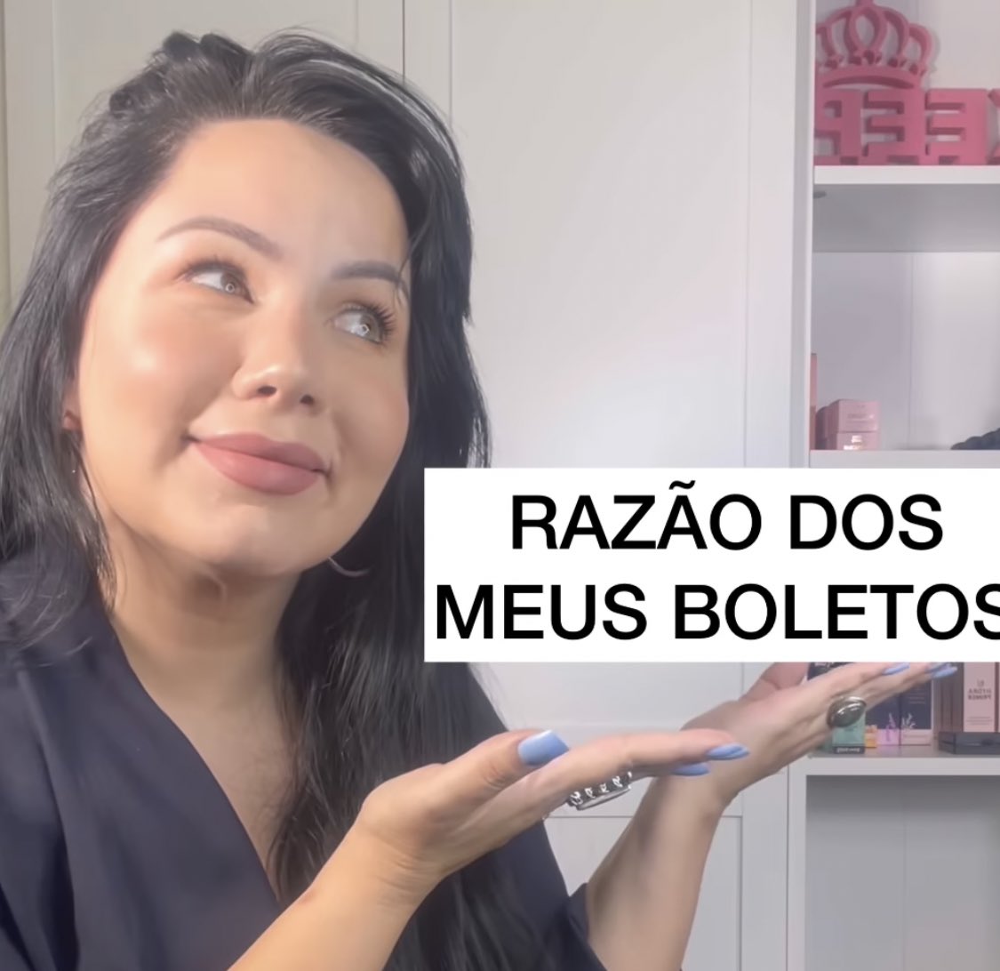 QGBrunaTavares's tweet photo. Ela não brinca em serviço, amigas. #BTLab da @linhabrutavares é protagonista de tudo que se propõe a fazer real. 💙✨
Não é em vão que chamam ELA de:
#BrunaTavares • #Maquiagem https://t.co/FrACvLH97R