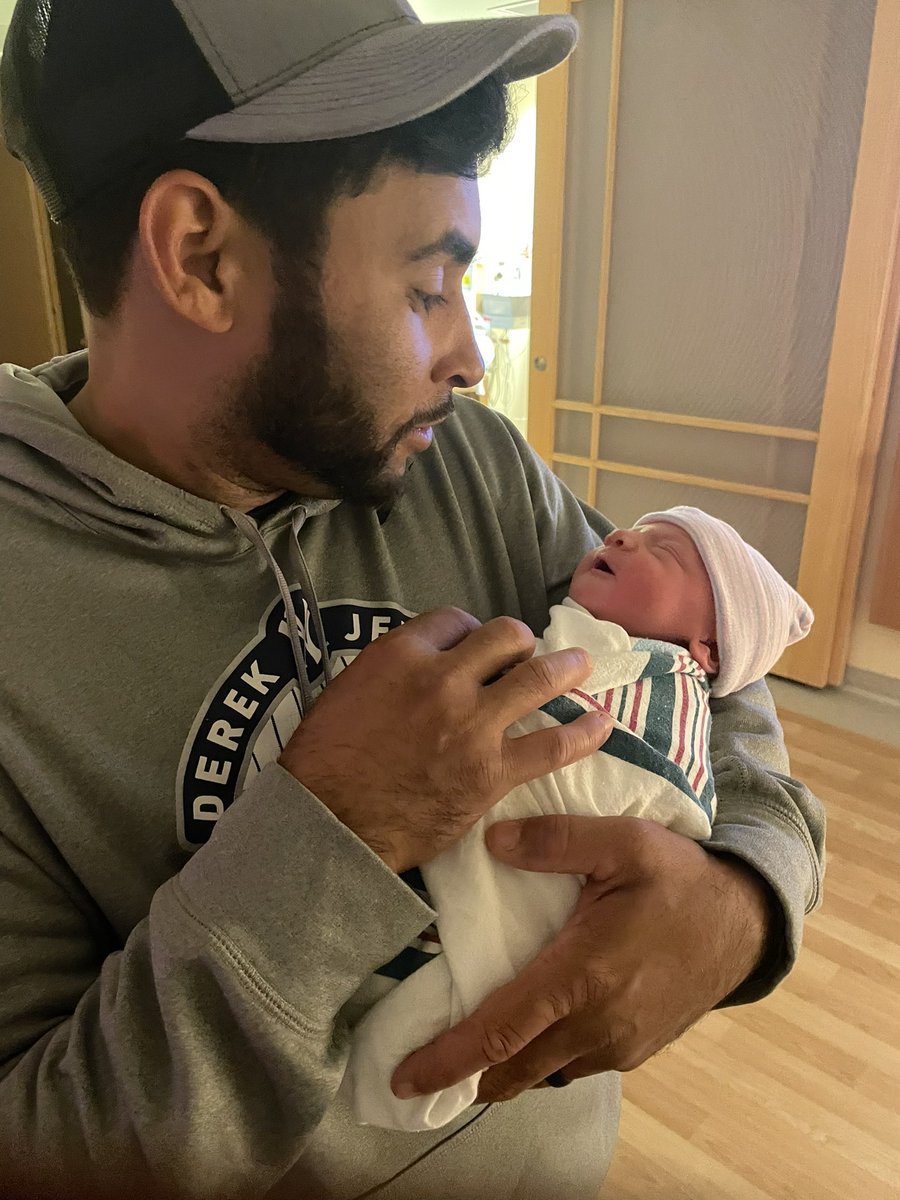 RayRayNY04's tweet photo. I know I’m a few days late, but when your wife calls her mom to yell at her about too many people being logged on. And then six hours later you end up giving birth. Luna Vita Levan graced us with her presence nice and early. Her and mom are doing extremely well. @SydDaKiddd_9 https://t.co/gI3TkhJ4OZ