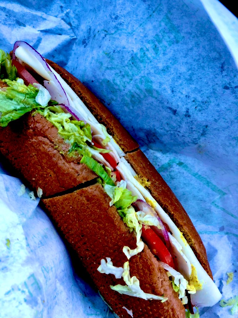 Sunkisses7676's tweet photo. California Club cuz they were out of chicken for Austin Club 😕 #ThunderCloudSubs https://t.co/x4yNBgx6HA