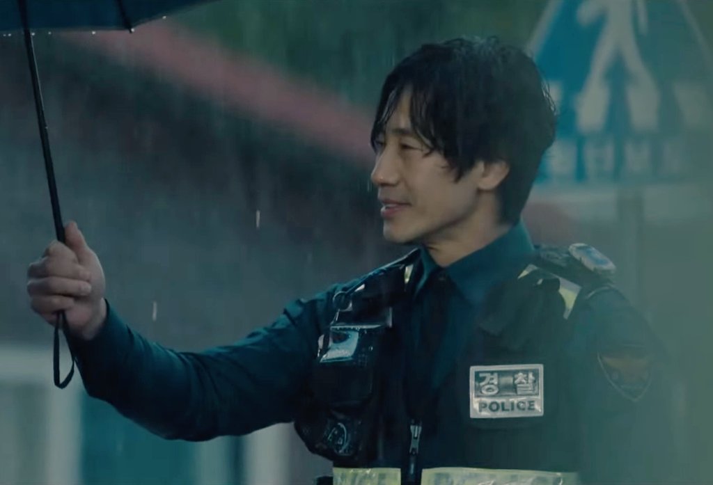 221manyang's tweet photo. falling in the rain.. 🎶
☔💙💜

#BeyondEvil 
#MyBeautifulBride https://t.co/9JZBGreg8V