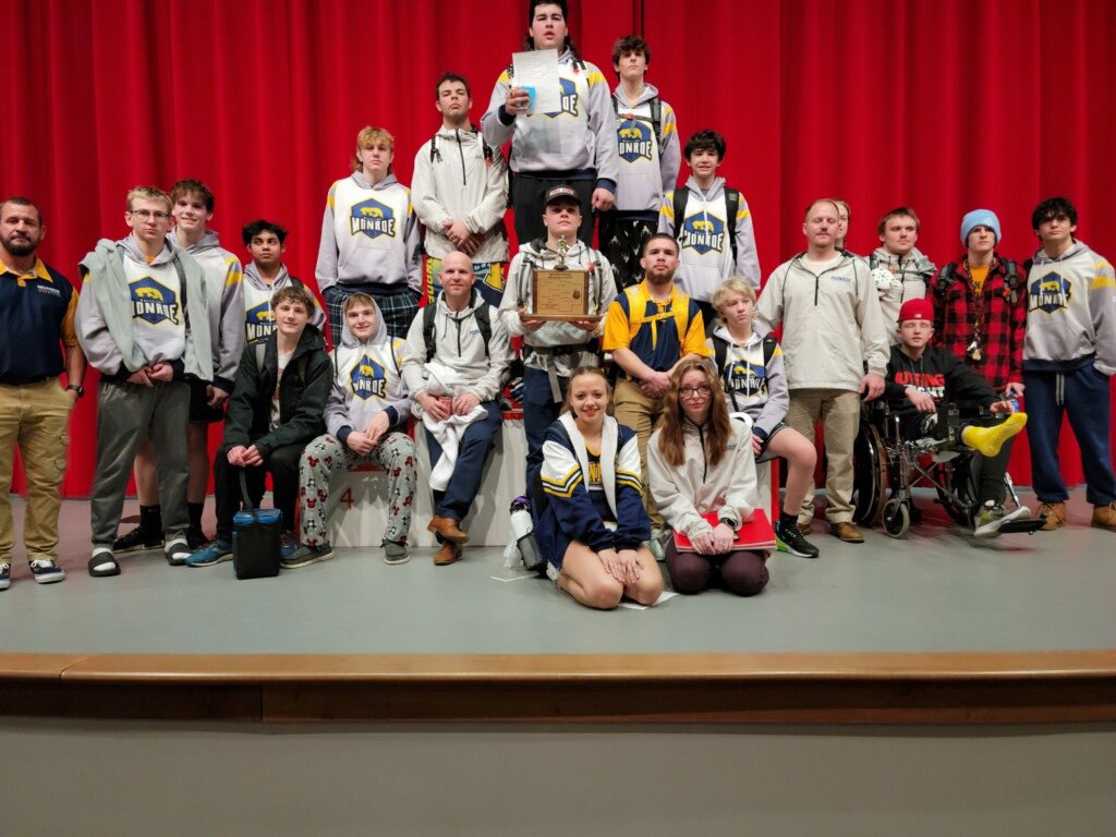 SWBLSPORTS's tweet photo. Congratulations to Monroe (East Division) &amp; Brookville (West Division) 2022 SWBL Wrestling Champions! 

Complete results at: https://t.co/fpjdg0YhC2

Thanks to @Carlisleathlet1 for running a great tournament! https://t.co/kyre9fIDOA