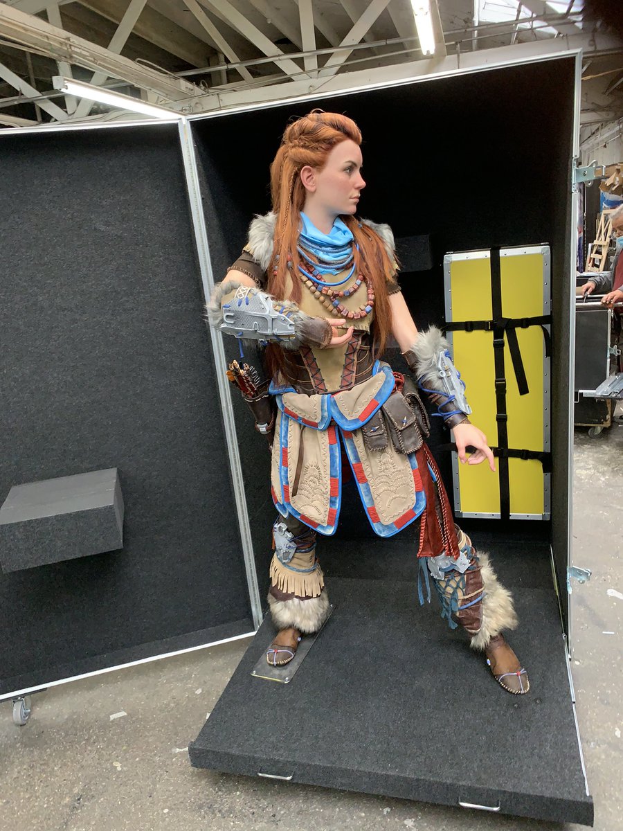 JanAlCases's tweet photo. Who’s playing Horizon Forbidden West? https://t.co/DudEqroZXY