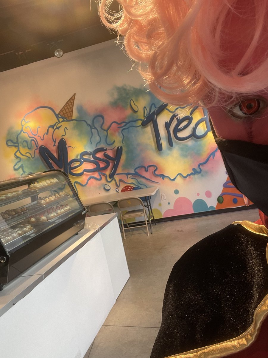 // I’m sorry I’m so inactive on here

But peek a boo 👀👀