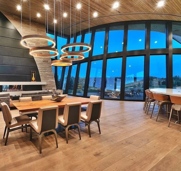 Windsor_Windows's tweet image. Those windows, that space! 🤩
Repost from @EpicWinDoors

#epicwd #enjoyyourview #utahwindows #windowsanddoors #utahcustomhomes #utahhomedesign #mountainmodernhome