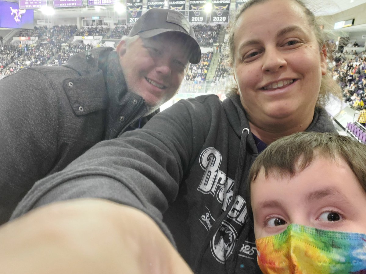 KristyTokheim's tweet photo. Best place to be on a Saturday night is at a @MNSUMankato hockey game!  #GrinnellMavericks Standing room only below Section  314 and worth it!  Way to go guys! https://t.co/WhZgGSYWIG