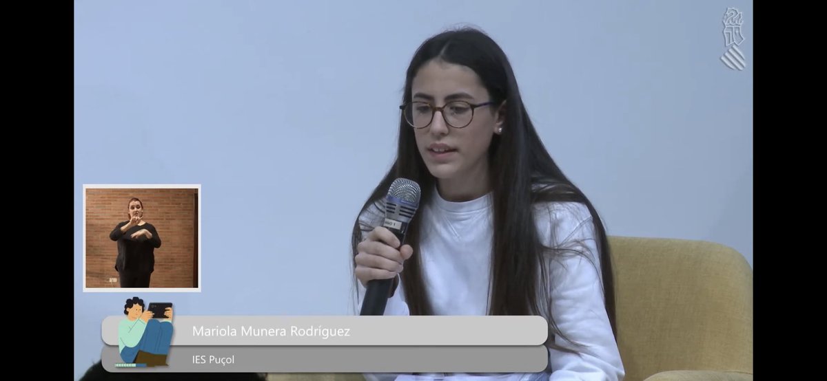 Elcammar's tweet photo. Gracias @UNICEFComVal Elena y Marlene por el maravilloso informe TRIC. Gracias @aonmonica5, Alex, Dani, Raquel, Reis… por esta jornada! #ciberseguridad para menores! Remando en la misma dirección @iespuzol @GVAeducacio @GVAinclusio https://t.co/W0Wsf4DfYk