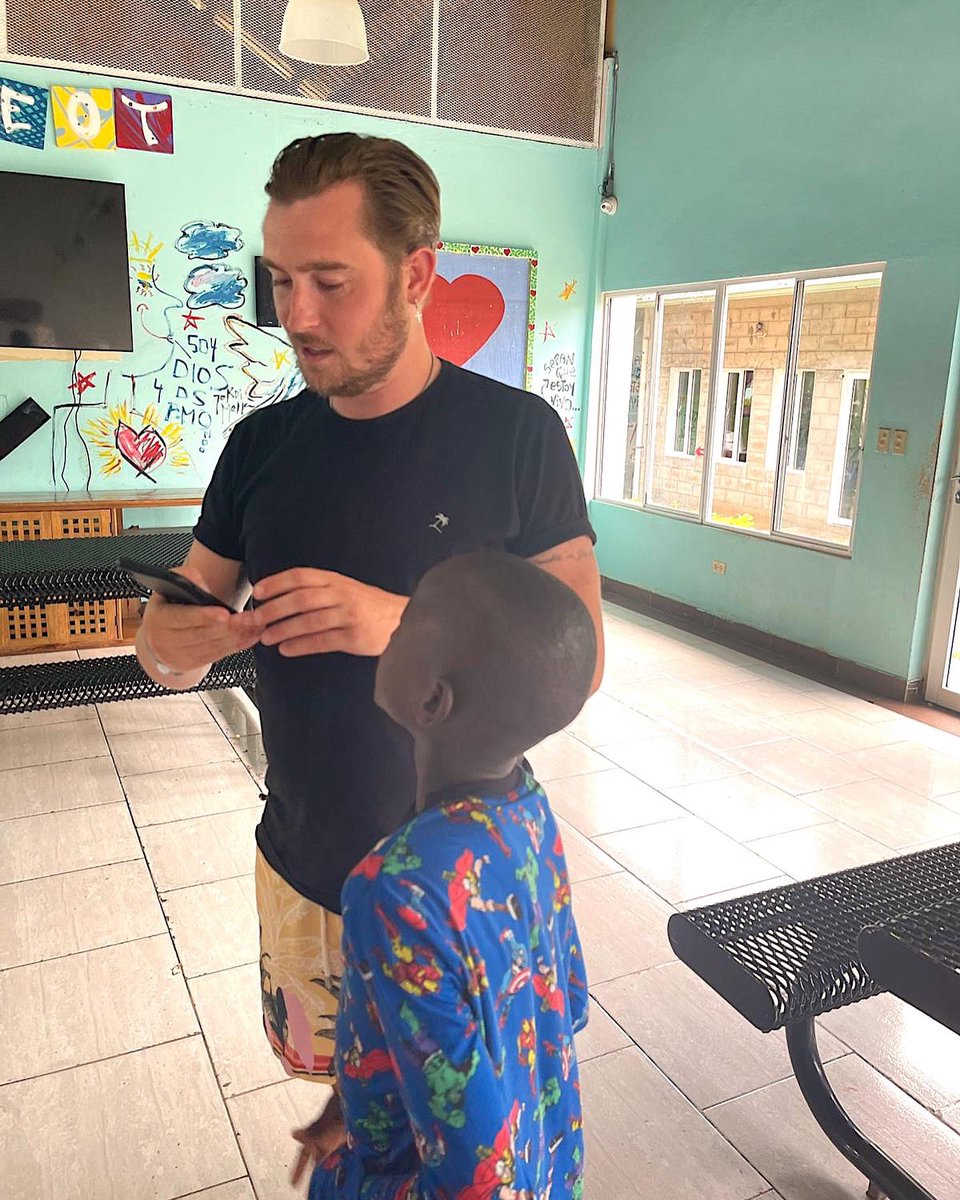 DavidABarr_'s tweet photo. Very cool &amp; overwhelming experience visiting an orphanage in the Dominican. Show up at the footy ⚽️ once again 🙄. https://t.co/ZLuORWqEgC