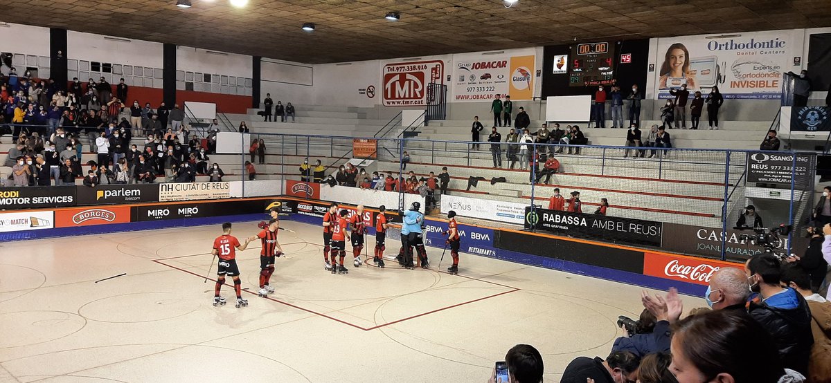 andreu_martin's tweet photo. @ReusDeportiu @Es_Virginias @HockeyClubLiceo Quin partit del @ReusDeportiu ! Impressionant. L'esport és formidable. Una lliço dels dos equips. Enhorabona als jugadors, tècnics, juntes i aficions.  #ReusLiceo #ForcaReus https://t.co/qHyRijE2wh