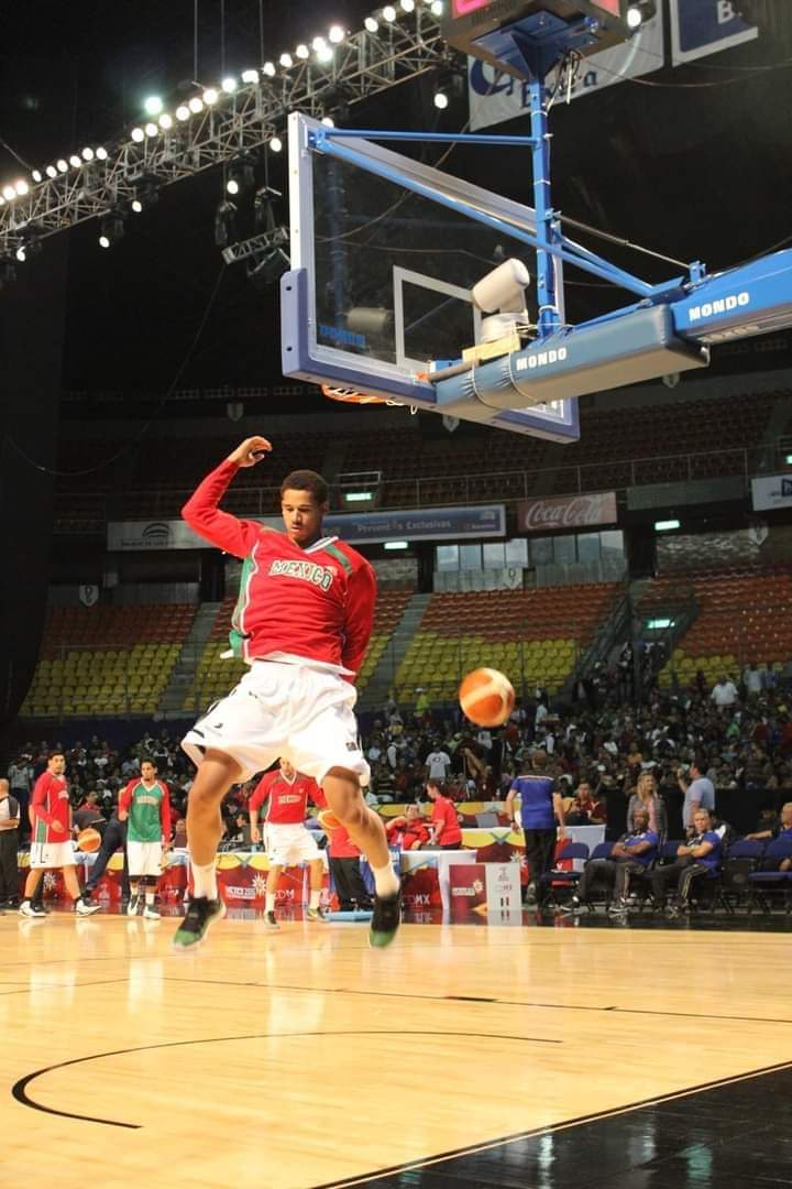 Diablin13's tweet photo. .@juanonjuan10 vamos 💪💚🏀Hoy #JuanToscano #JTA #JuanToscanoAnderson estará en el concurso de retacadas, clavadas #ATTSlamContest #nbaallstar2022 #bsktmx #slamdunk #Clavadas #retacadas #NBAAllStar https://t.co/f4TstQbdcG