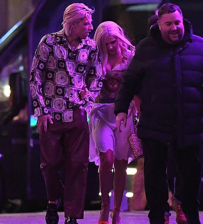 milliefeeds's tweet photo. Millie and Jake Bongiovi arriving at Millie’s party location today in London. https://t.co/siBWRbDhuw