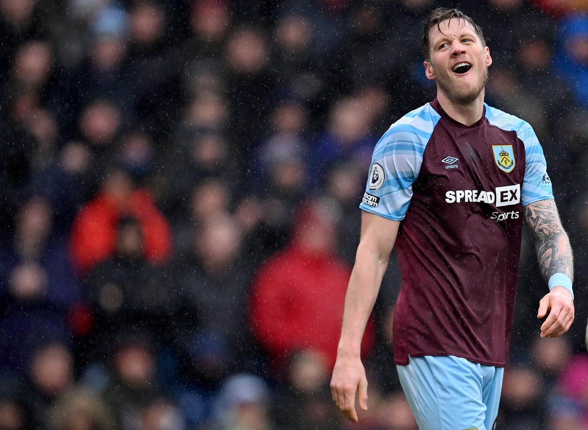OfficialFPL's tweet photo. 4️⃣2️⃣ of you Triple Captained Wout Weghorst in GW26 ©©©

Who else took a risk on their skipper this #FPL Gameweek? https://t.co/l2YW8D6y9C