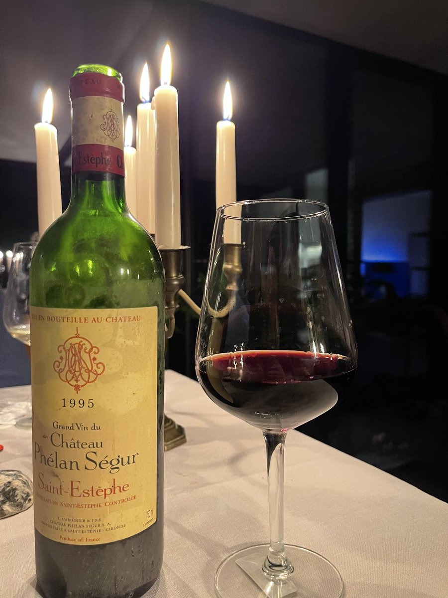 lepetitvigneron's tweet photo. Envoying this @phelan_segur 1995. #Lepetitvigneron https://t.co/JFFqDFhrlc