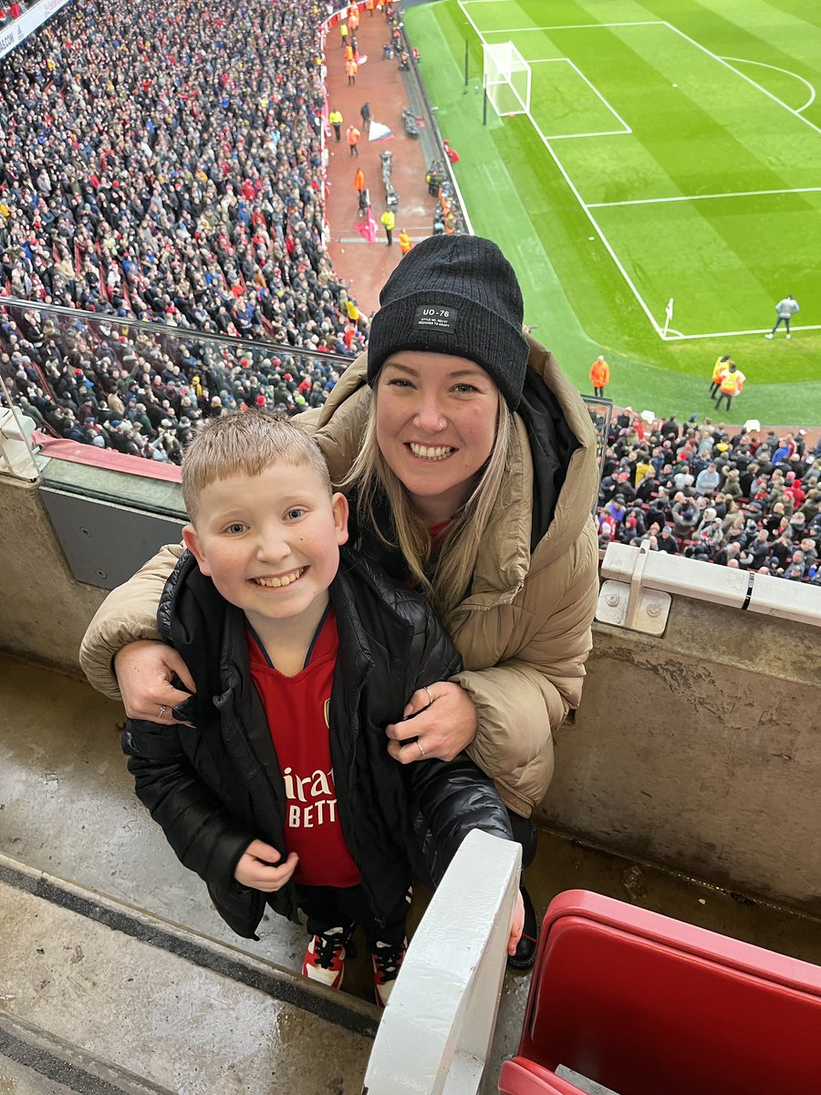 Jolilfred's tweet photo. Absolutely brilliant day today! Thank you to everyone who stopped to talk to Freddie was so lovely people hyping him up. Thank you @LacazetteAlex for the tickets and thank you @Arsenal for the win 😅❤️ https://t.co/um0GrWiLXM