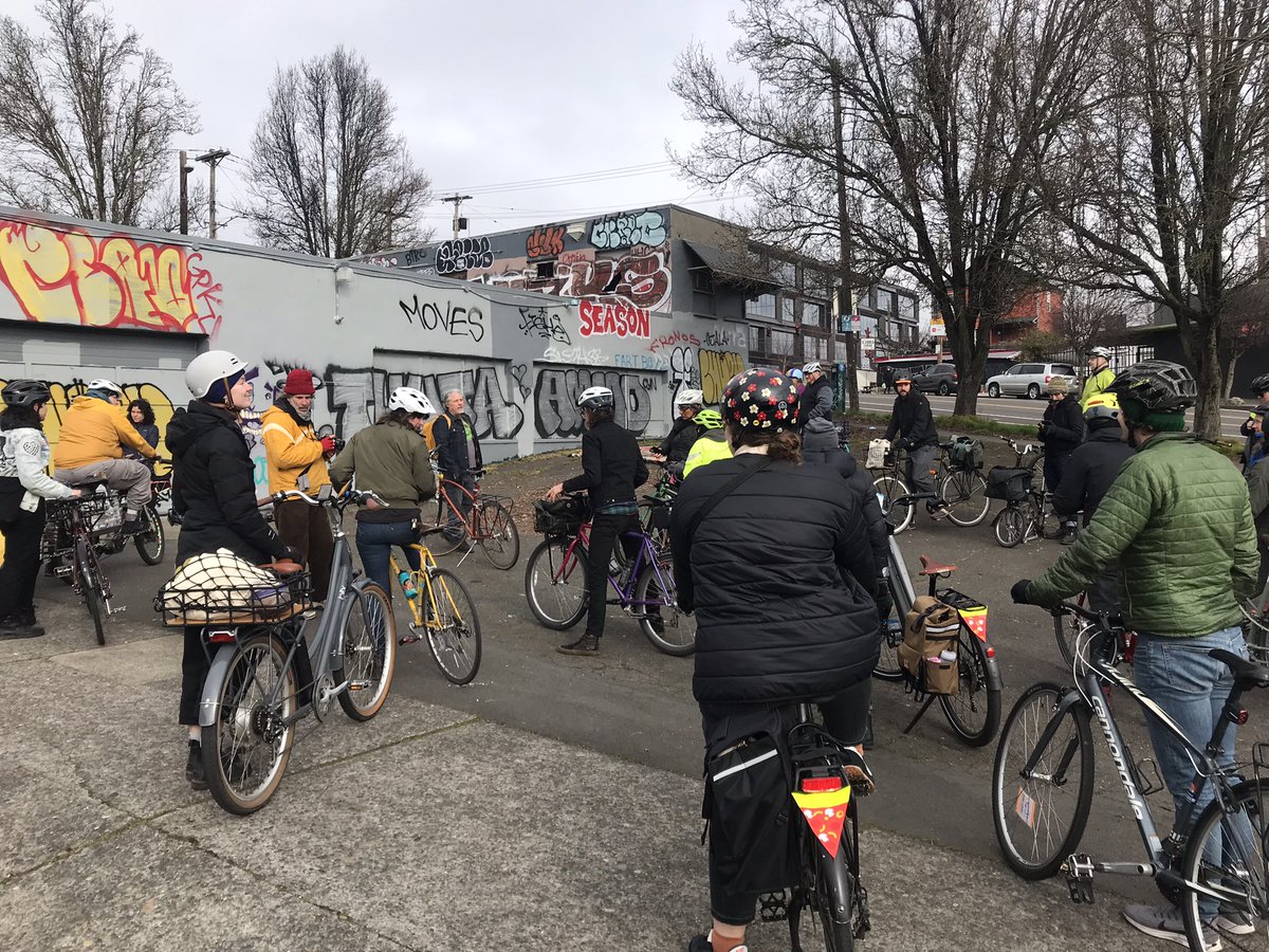 CathyTuttle's tweet photo. “From” the streetcar to OMSI. To the next link of #GreenLoopPDX — a @Depave Sandy & SE 7th area that will include seating, fountains, drinking water. https://t.co/Z6Tx5Y0YxP