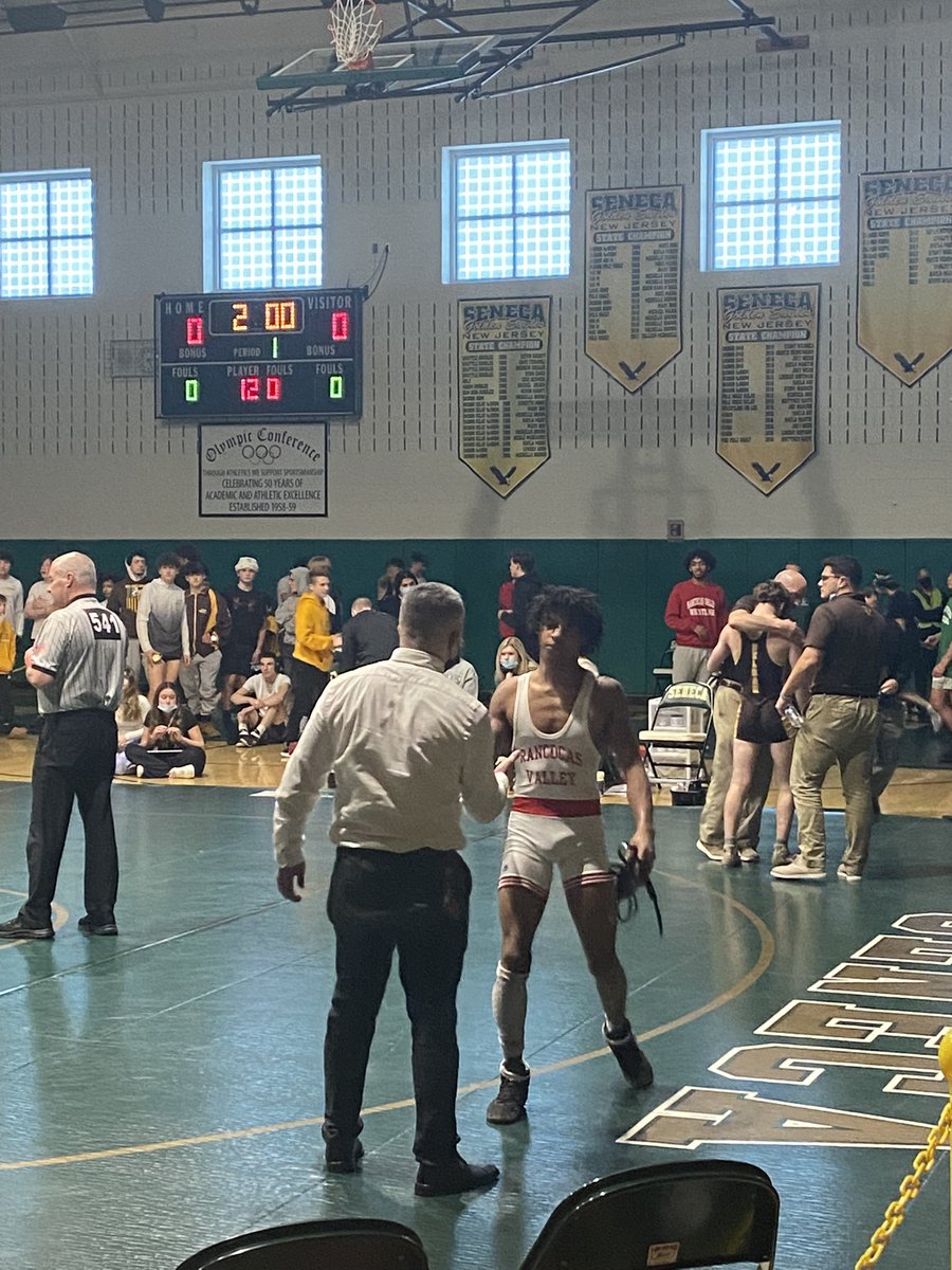 RVRHS_Athletics's tweet photo. At 120lbs, Izzy Maldanado brings home @RVRHSWrestling 2nd District Title, with a big 16-6 win in the finals. Congrats Izzy!! https://t.co/5ITIbRPti6