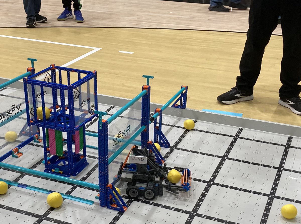 Our MGJH robotics team did really well today! #WeAreMG #Klee #MGRobotics <a href="/mr_cale_mgusc/">Eric Cale</a>