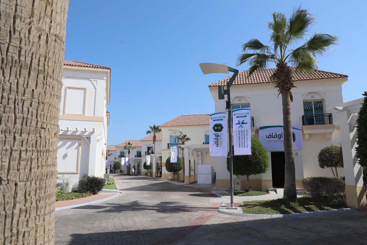 #الشرقية #بناء _ برعاية أمير المنطقة الشرقية تنطلق مبادرة "بناء قدرات وتبادل خبرات  جمعيات الأيتام" بالشرقية بتنظيم من جمعية بناء لرعاية الأيتام بمشاركة اكثر من 40 جمعية ومؤسسة رعاية أيتام تمثل جمعيات الأيتام في جميع مناطق المملكة<a href="/benaa1431/">جمعية بناء لرعاية الأيتام</a> <a href="/HRSD_SA/">وزارة الموارد البشرية والتنمية الاجتماعية</a> <a href="/AsharqiaChamber/">#غرفة_الشرقية</a> <a href="/sddds447/">ابوخاطر↩لا اله الا الله محمد رسول الله</a>