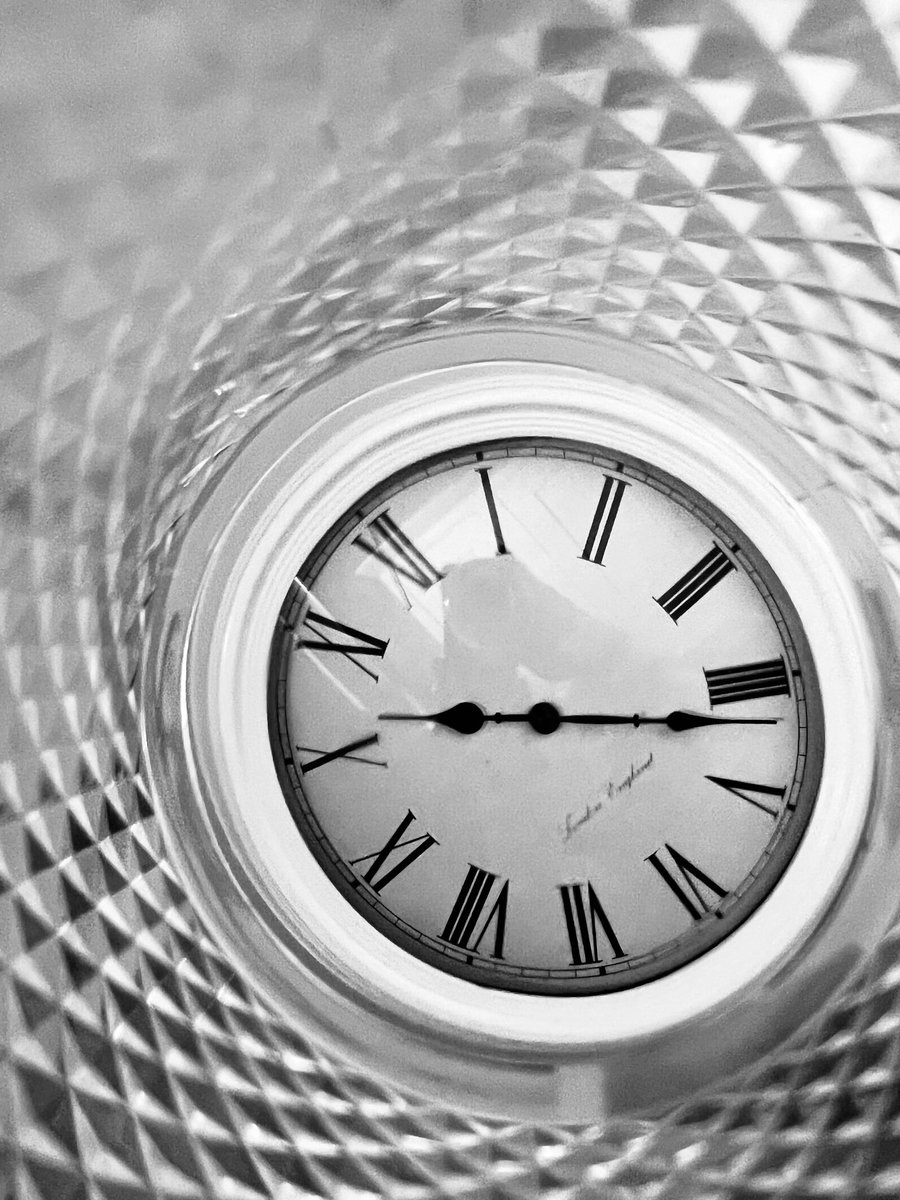 Lifethroughale5's tweet photo. #timewaitsfornoman #blackandwhitephotography https://t.co/vKJ9gxRVN6