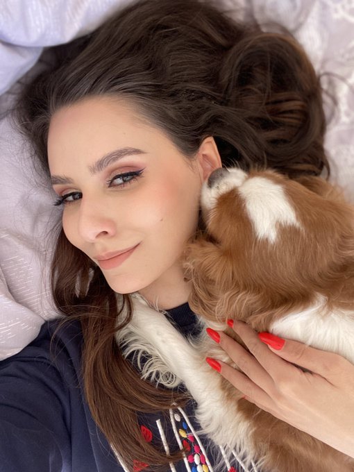 tiny potato kissing my ear, so crazy how she&rsquo;s almost 6y and her sis 7y. i&rsquo;m aging, halp! https://t.<a href="/tag/leo"class="tags"><span>#leo</span></a><a href="/tag/nails"class="tags"><span>#nails</span></a><a href="/tag/mercury"class="tags"><span>#mercury</span></a><a href="/tag/nailfetish"class="tags"><span>#nailfetish</span></a>