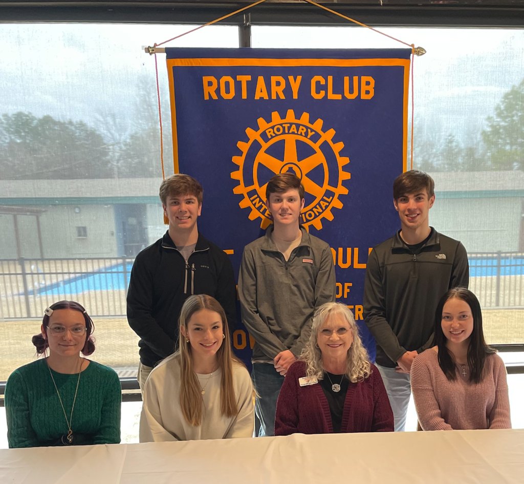 phsrams1's tweet photo. PHS Rotary Interact Club members joined the Rotary Club yesterday for lunch and a program on Black River Technical College. Pictured are students Maggie Brewer, Destiny Newman, sponsor Sara Dickey, Savannah Tinsley, Henry Thompson, Isaac Cook, and Ben Sloas.
#psdrams https://t.co/miyhsowaaJ