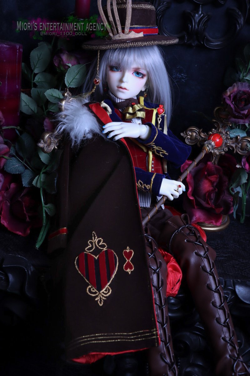 miori_1100_doll's tweet photo. #BDCD #6
Wonderland in the dark
刺繍と装飾品に拘りました😆💕あとはユキさんのニーハイブーツが綺麗に作れたので満足しています☺️頭の帽子から足先までKing Re:valeって感じで2人ともめちゃくちゃカッコよく撮れたのでは😍😍
*二次創作です #りばれキャラド https://t.co/eKzWL0I2Lc