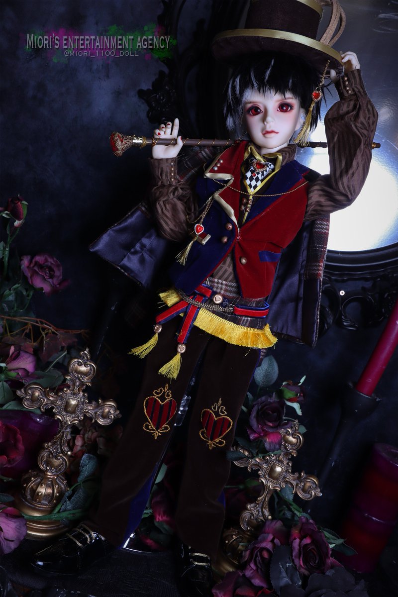 miori_1100_doll's tweet photo. #BDCD #6
Wonderland in the dark
刺繍と装飾品に拘りました😆💕あとはユキさんのニーハイブーツが綺麗に作れたので満足しています☺️頭の帽子から足先までKing Re:valeって感じで2人ともめちゃくちゃカッコよく撮れたのでは😍😍
*二次創作です #りばれキャラド https://t.co/eKzWL0I2Lc