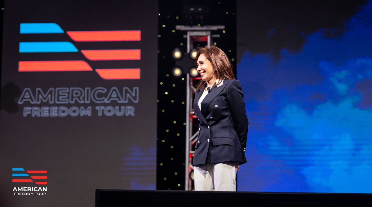AmericaFreedomT's tweet photo. When @JudgeJeanine was with us in Phoenix, we shared a historic moment as we heard the Rittenhouse #notguilty verdict live! Grateful to have had her back with us today at the #AmericanFreedomTour in Ft. Lauderdale.

📷  ©2022 Jonathan D. Williams  - https://t.co/Wg2BiSY2u7 https://t.co/SqtKLIeg8U